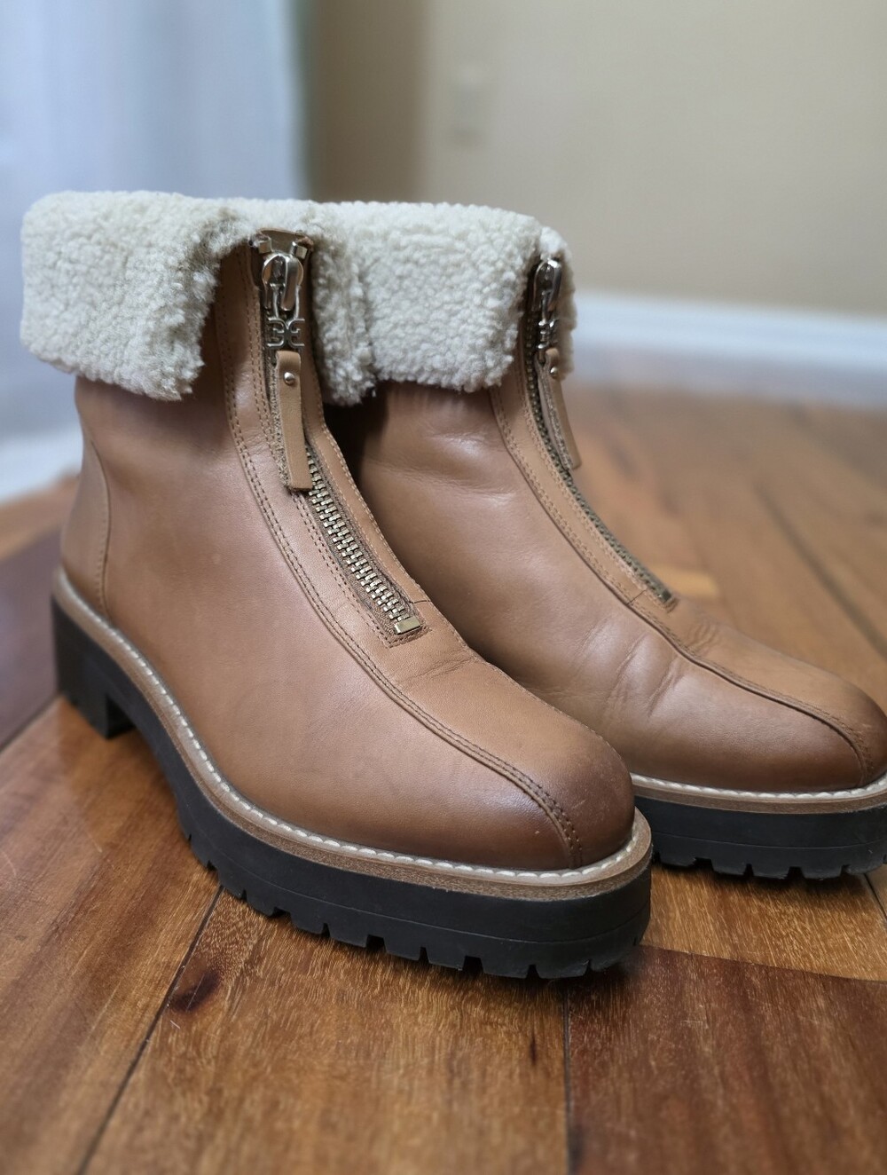 Sam Edelman Jacquie 2 Tan Leather Shearling Cuff Front Zip Lug Ankle Boots 7.5